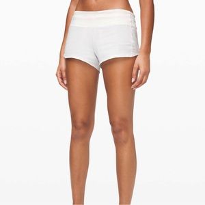 Lululemon white SPEED UP shorts SIZE4